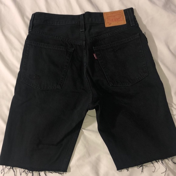 Levi’s High Waisted Jean Shorts - Picture 5 of 10
